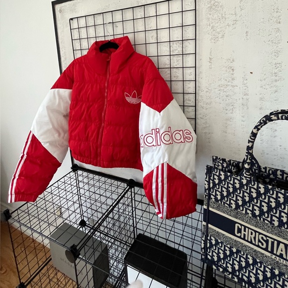 Adidas Limited Edition Cropped Puffer. Size M - Picture 2 of 6